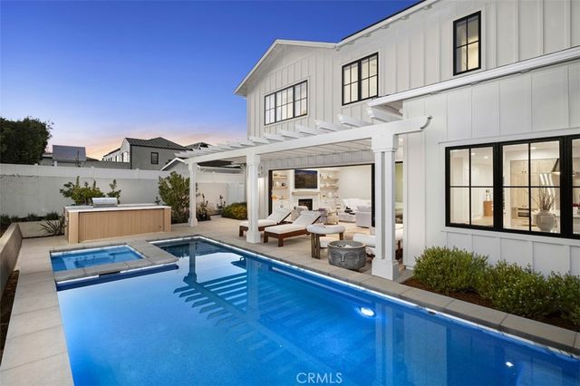 1423 Mariners Drive, Newport Beach, CA 92660