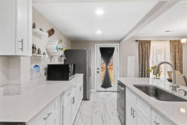 2254 Valley Wood Drive, Lawrenceville, GA 30044