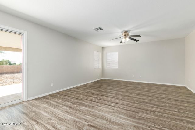 6537 W RIVA Road, Phoenix, AZ 85043