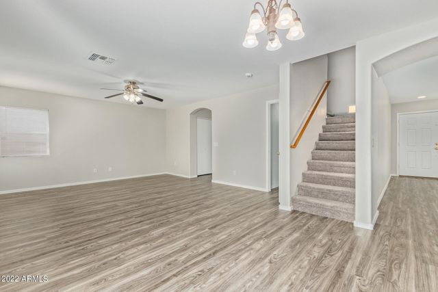 6537 W RIVA Road, Phoenix, AZ 85043