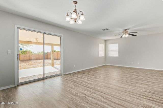 6537 W RIVA Road, Phoenix, AZ 85043