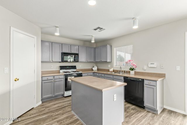 6537 W RIVA Road, Phoenix, AZ 85043