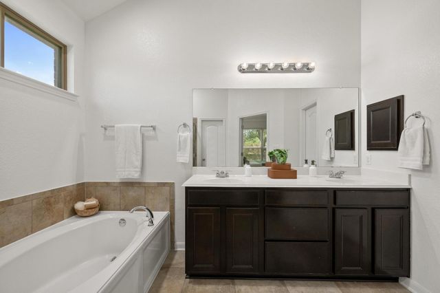 4924 Pyrenees PASS, Bee Cave, TX 78738