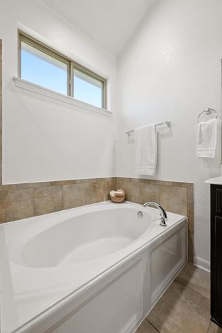 4924 Pyrenees PASS, Bee Cave, TX 78738