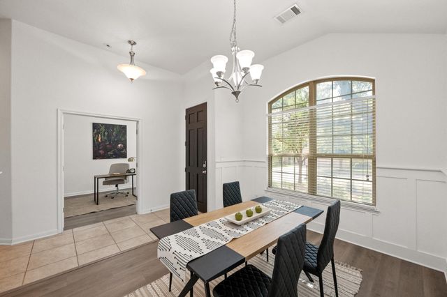 4924 Pyrenees PASS, Bee Cave, TX 78738