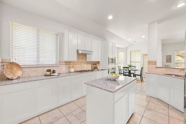 4924 Pyrenees PASS, Bee Cave, TX 78738