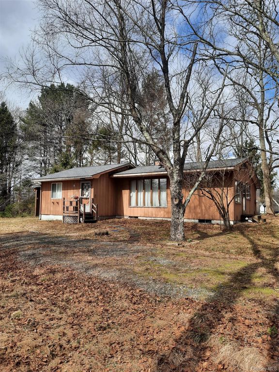 18 Old Sackett Road, Rock Hill, NY 12775