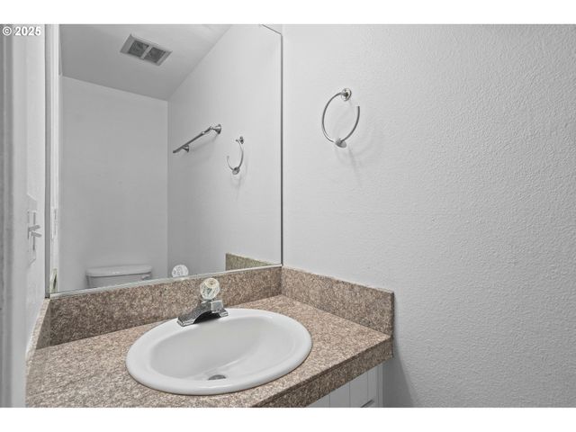 13600 Ne 18TH St, Vancouver, WA 98684