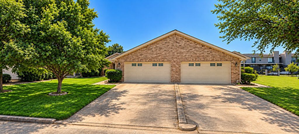 738 Carroll Lane, Lewisville, TX 75067 — exterior