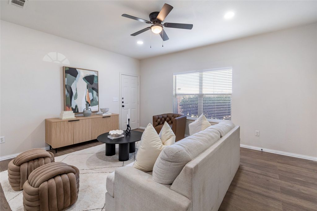 738 Carroll Lane, Lewisville, TX 75067 — photo 3