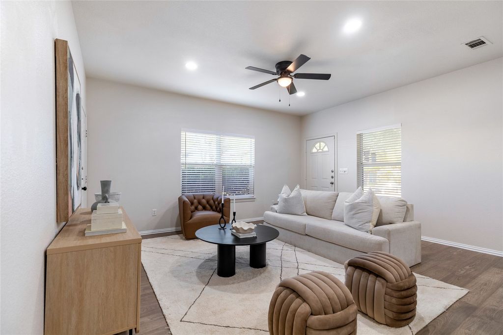 738 Carroll Lane, Lewisville, TX 75067 — photo 4