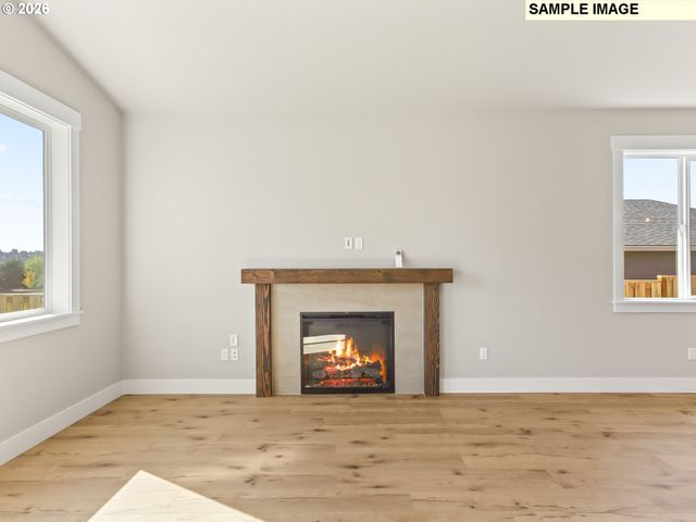 2221 E JUNIPER Cir 15, La Center, WA 98629