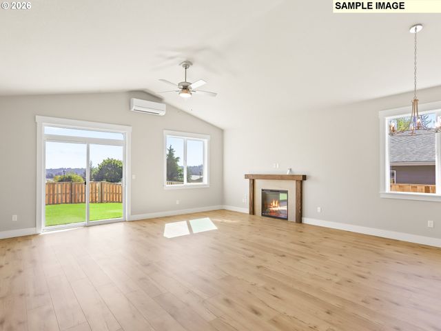2221 E JUNIPER Cir 15, La Center, WA 98629