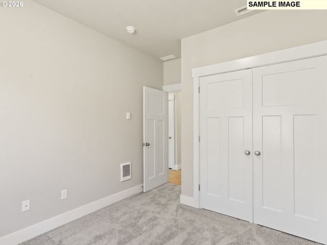 2221 E JUNIPER Cir 15, La Center, WA 98629