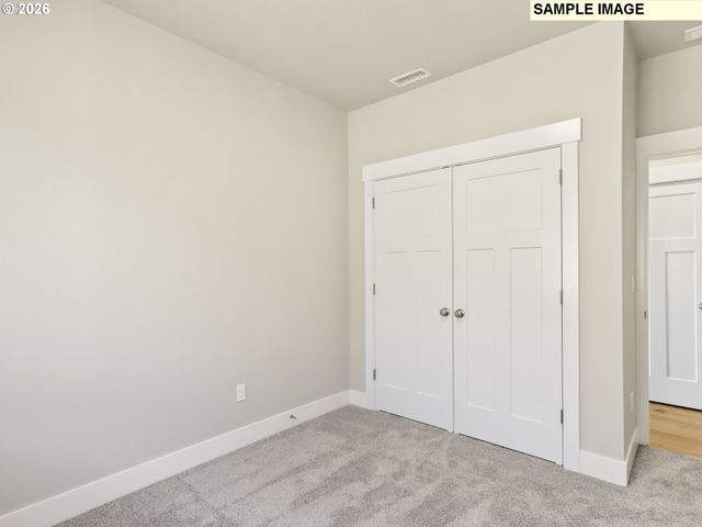 2221 E JUNIPER Cir 15, La Center, WA 98629