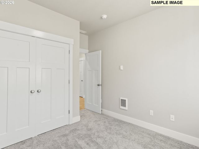 2221 E JUNIPER Cir 15, La Center, WA 98629