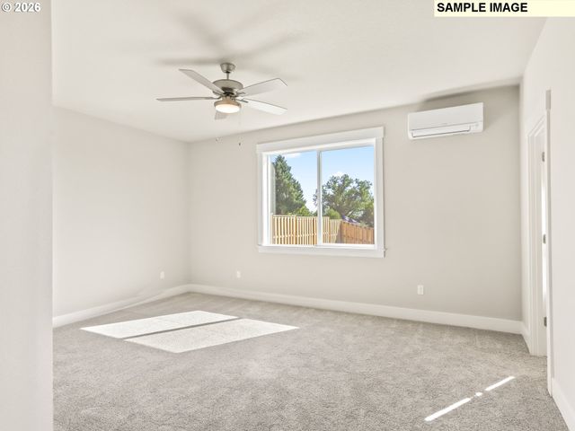 2221 E JUNIPER Cir 15, La Center, WA 98629