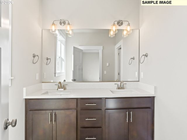 2221 E JUNIPER Cir 15, La Center, WA 98629