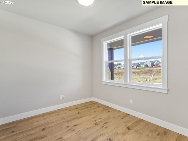 2221 E JUNIPER Cir 15, La Center, WA 98629