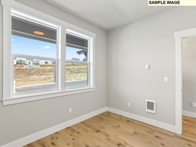 2221 E JUNIPER Cir 15, La Center, WA 98629