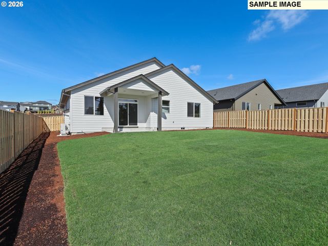 2221 E JUNIPER Cir 15, La Center, WA 98629
