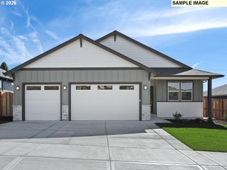 2221 E JUNIPER Cir 15, La Center, WA 98629