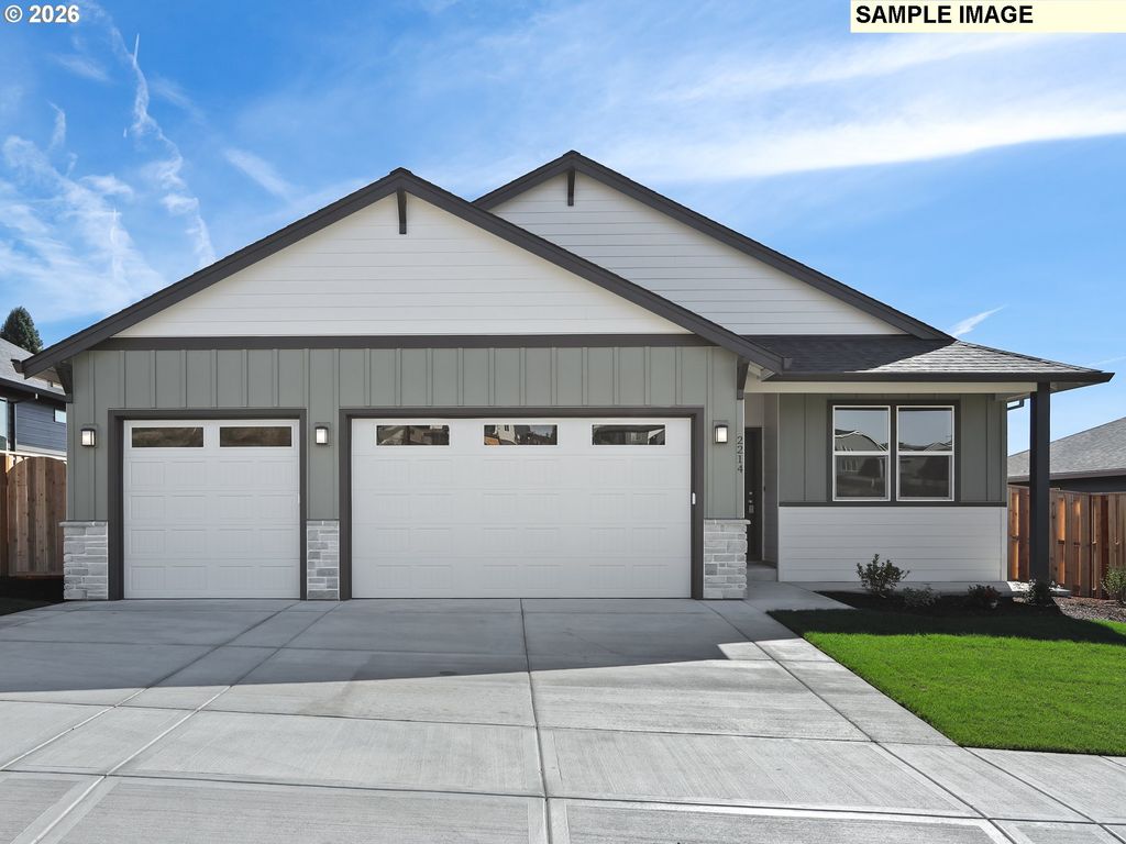 2221 E JUNIPER Cir 15, La Center, WA 98629