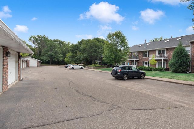 6317 Alderwood Bay A, Woodbury, MN 55125