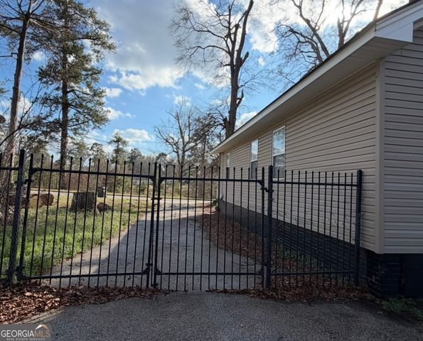 40 Edgewood Avenue, Thomaston, GA 30286