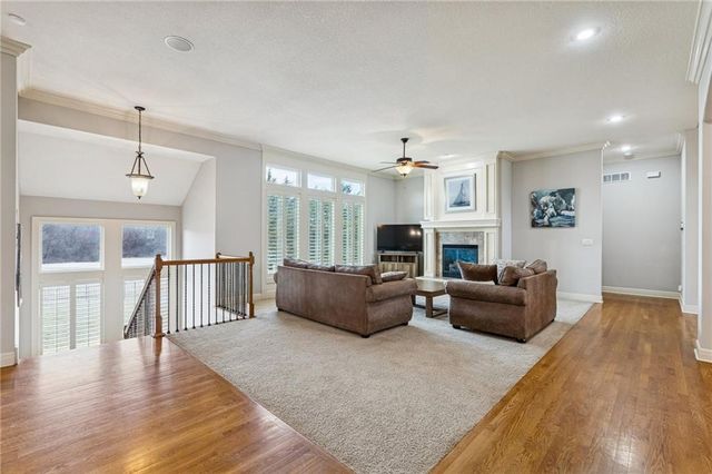 15002 S Glen Eyrie Street, Olathe, KS 66061