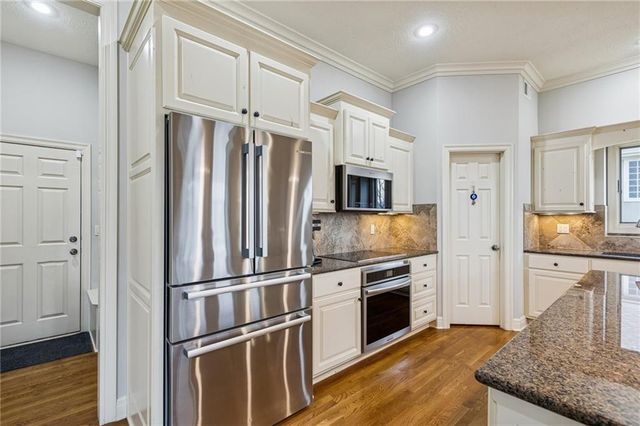 15002 S Glen Eyrie Street, Olathe, KS 66061