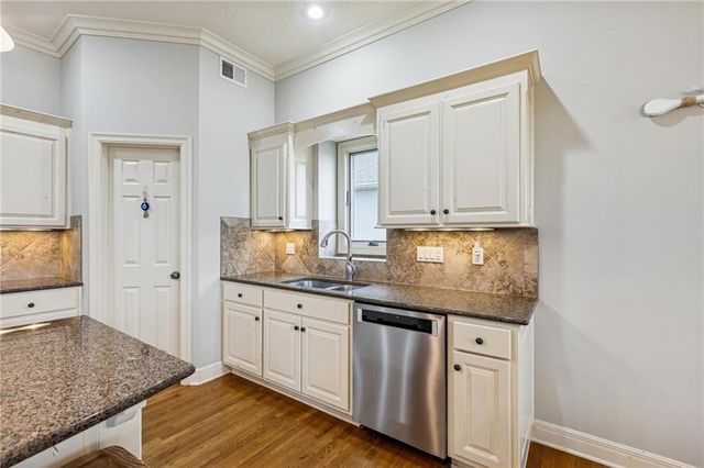 15002 S Glen Eyrie Street, Olathe, KS 66061