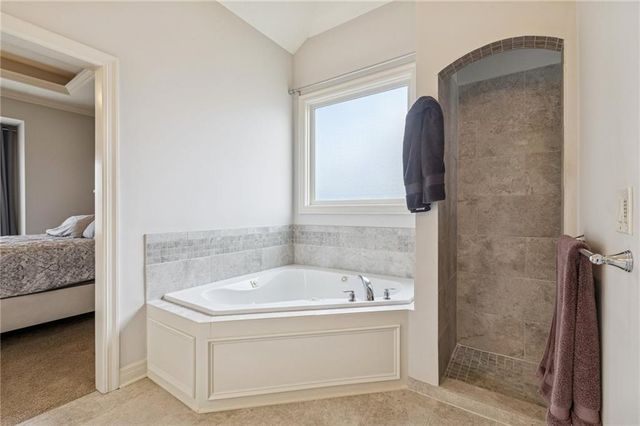 15002 S Glen Eyrie Street, Olathe, KS 66061