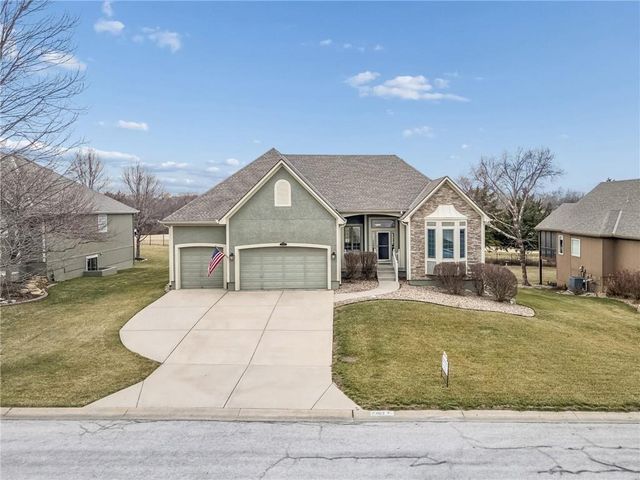 15002 S Glen Eyrie Street, Olathe, KS 66061
