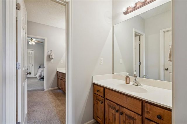 15002 S Glen Eyrie Street, Olathe, KS 66061