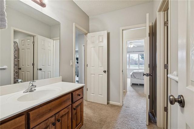 15002 S Glen Eyrie Street, Olathe, KS 66061