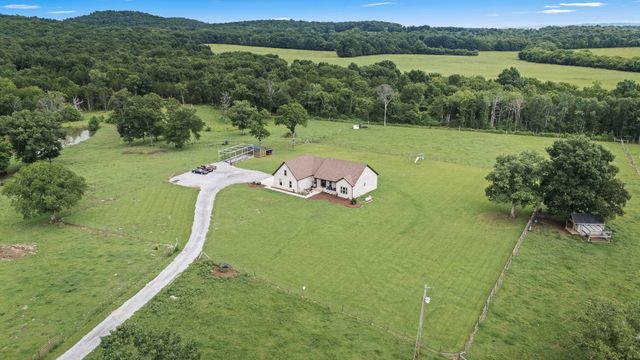 209 Adams Ln, Bell Buckle, TN 37020