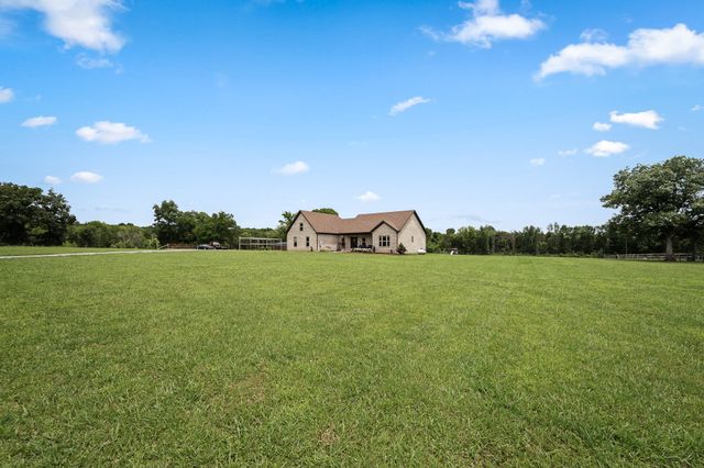 209 Adams Ln, Bell Buckle, TN 37020