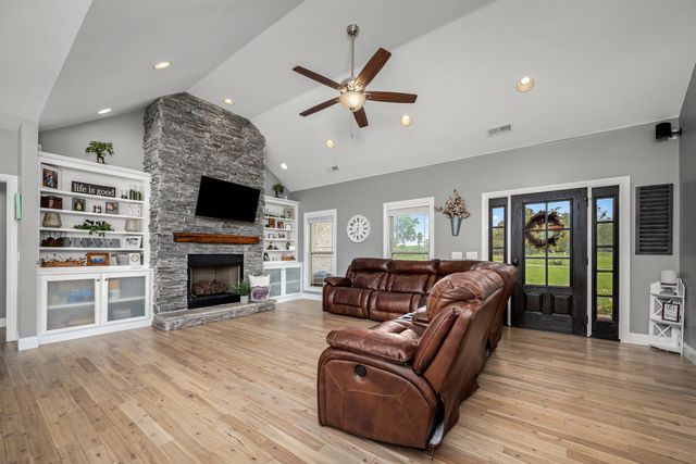 209 Adams Ln, Bell Buckle, TN 37020