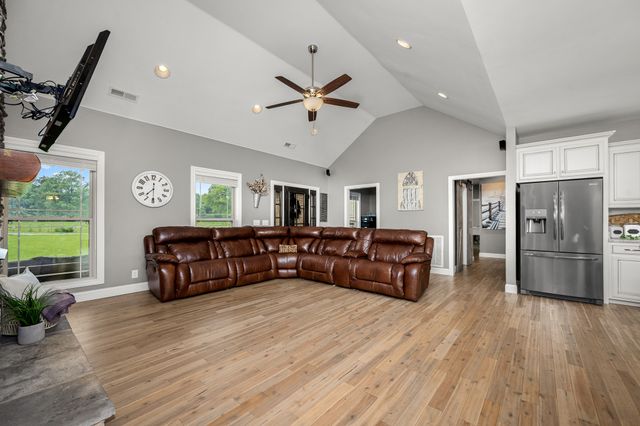 209 Adams Ln, Bell Buckle, TN 37020