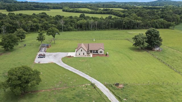 209 Adams Ln, Bell Buckle, TN 37020