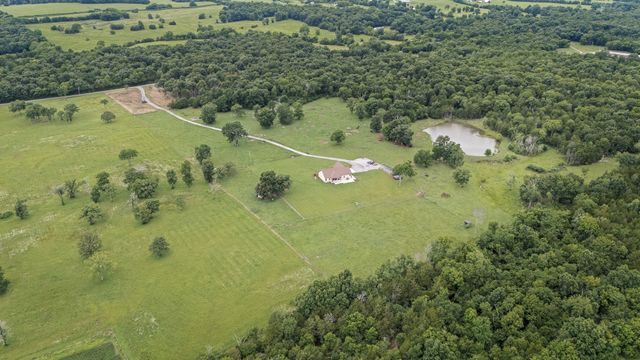 209 Adams Ln, Bell Buckle, TN 37020