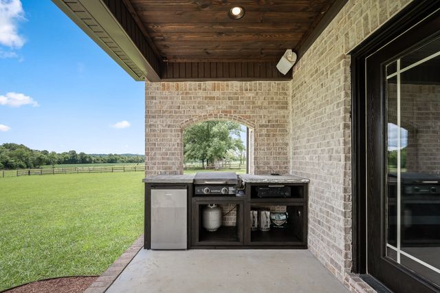 209 Adams Ln, Bell Buckle, TN 37020