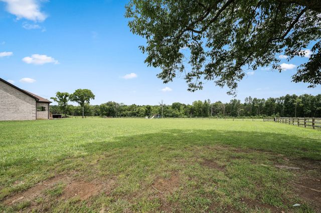 209 Adams Ln, Bell Buckle, TN 37020