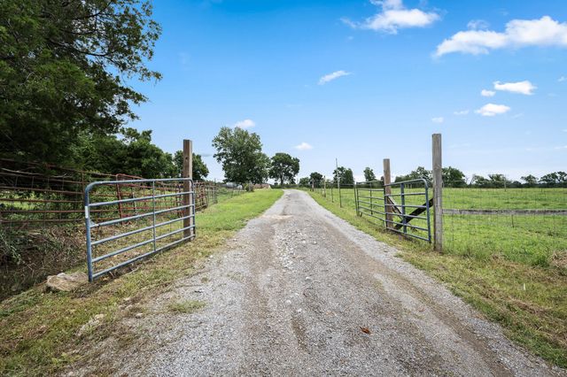 209 Adams Ln, Bell Buckle, TN 37020