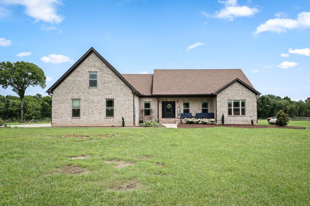 209 Adams Ln, Bell Buckle, TN 37020