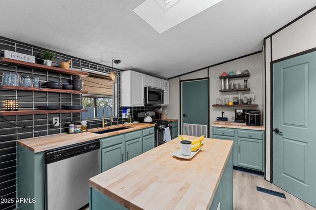 266 W Gompers Circle, Morristown, AZ 85342