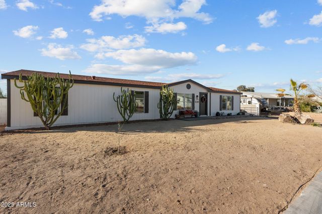 266 W Gompers Circle, Morristown, AZ 85342