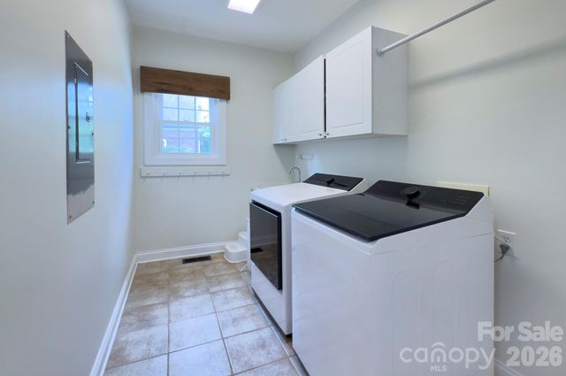 7005 Shadow Rock Court, Matthews, NC 28104