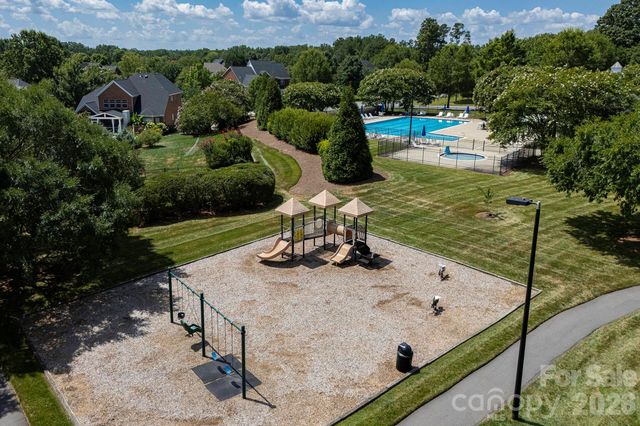 7005 Shadow Rock Court, Matthews, NC 28104
